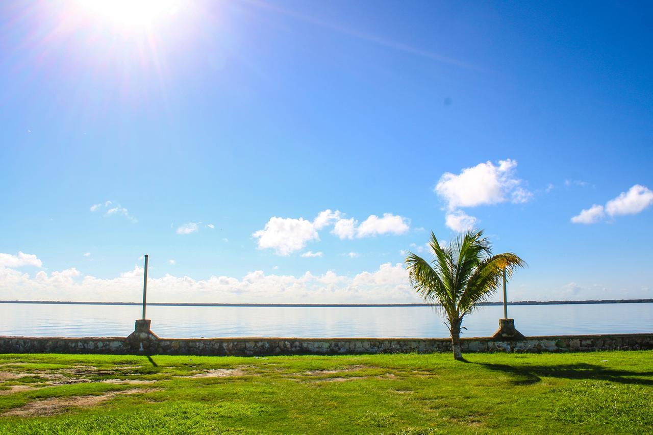 Hotel Maya Corozal Exterior photo